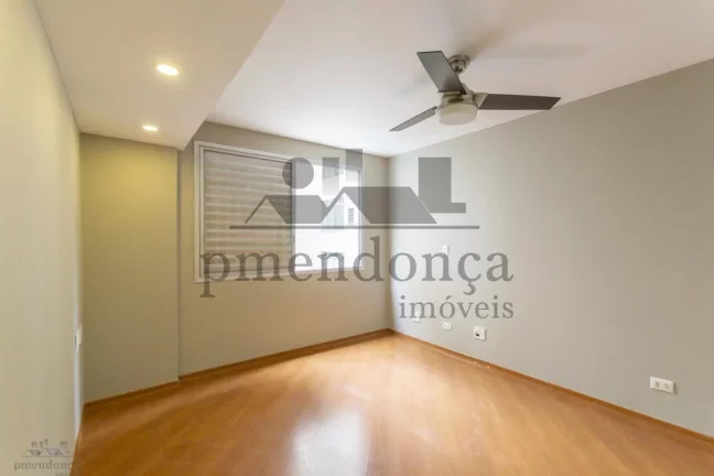 Imagem Apartamento à venda na Rua Itacolomi com 3 quartos ( 1 suíte ) e 2 vagas, 143m2
