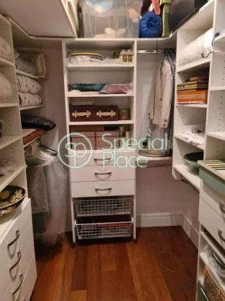 Imagem Ótimo apartamento em Higienópolis com 312m² de área privativa, 4 suítes e 4 vagas na garagem. E...