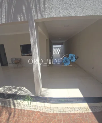 Imagem Oportunidade Imperdível: Casa à Venda em Rio Verde-GO, Primavera - 4 Quartos, 1 Suíte, 2 Salas, 4 Banheiros, 4 Vagas - 300m².