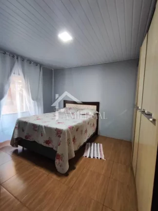 Imagem Casa com Piscina no Aventureiro