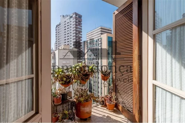 Imagem Apartamento proximo ao Shopping Higienopolis com 3 quartos e 1 vaga, 133m²