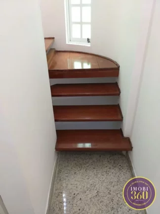 Imagem *Excelente Sobrado à Venda – Conforto e Praticidade!*