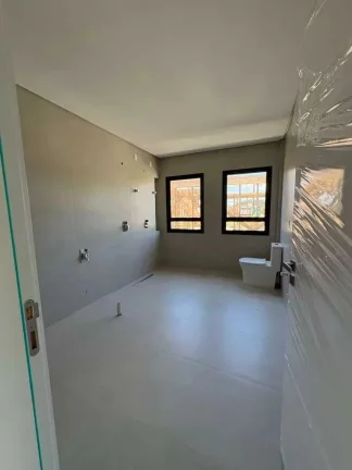 Imagem Casa alto padrão em condomínio com 4 suítes e 4 vagas de garagem em Camboriú/SC