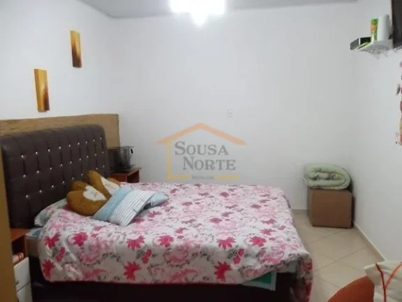 Imagem Sobrado de 210 m², totalmente reformado em porcelanato, com 3 dormitórios, sendo 1 suite com hidro...
