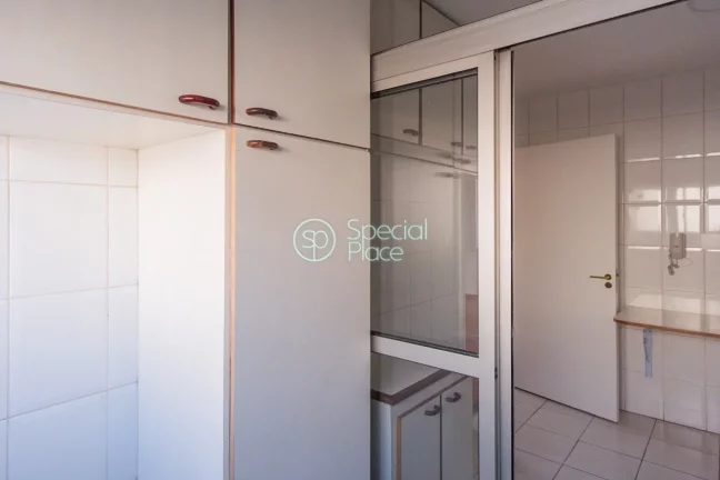 Imagem Ótimo apartamento com 78m², 3 dormitórios, sendo uma suíte, living com varanda, sala de jantar, ...