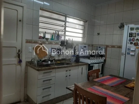Imagem Descubra o prazer de morar em uma das melhores localizações do Jardim Chapadão. Esta residência ...
