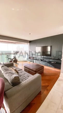 Imagem Apartamento de Luxo no Tatuapé: 3 quartos, 3 suítes, 3 salas, 4 banheiros, 3 vagas de garagem, 224m². Venha conferir!