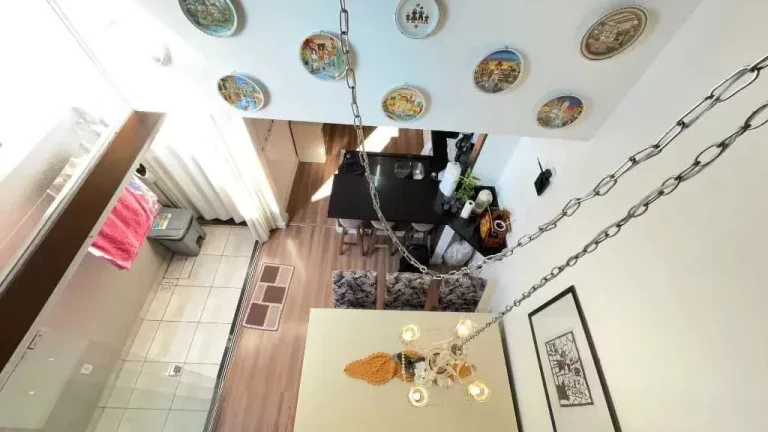 Imagem Sobrado com 2 dormitórios e 1 vaga de garagem com terraço e churrasqueira em Balneário Camboriú