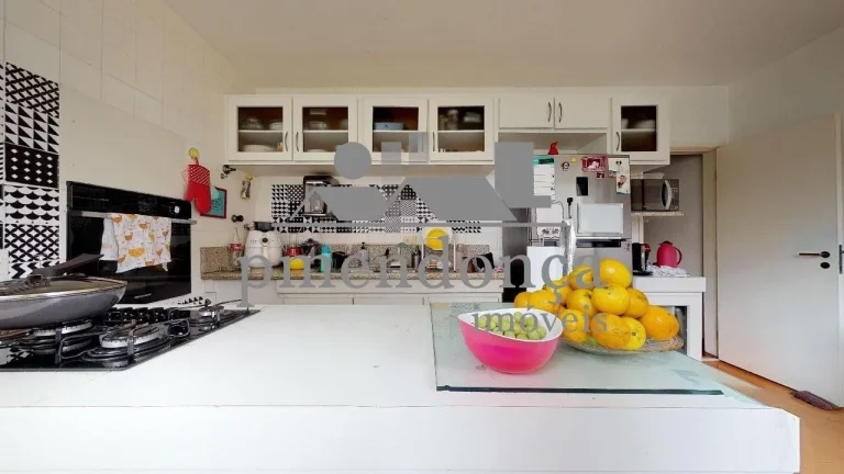 Imagem Apartamento à venda na Rua Sabará com 4 quartos sendo 1 suíte e 2 vagas, 151m²