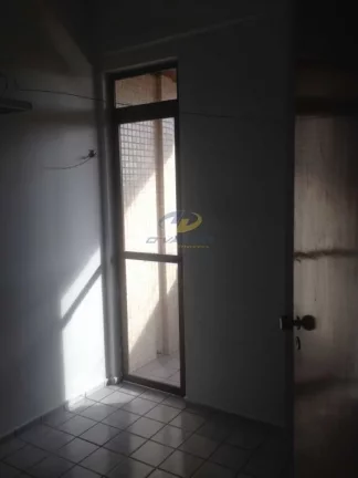 Imagem Vendo apto ao lado de praça em Manaíra com 109 m2 , 3 qts/1 st, cozinha ampla, armários, DCE + 3 vagas