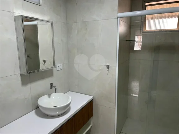 Imagem Apartamento à venda com 2 quartos no condomínio Ed. Emília, São Paulo - SP