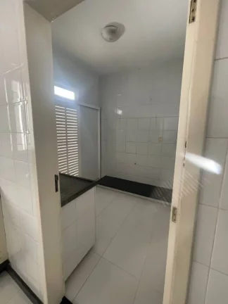 Imagem Espaçosa Casa à Venda no Bairro Coroa do Meio