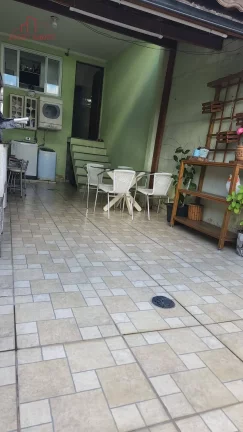 Imagem Oportunidade - Casa 220m² - 2 Dorm - 1 Suíte - 1 Vaga - Taboão da Serra.