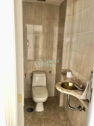 Imagem Excelente apartamento de 245 m², living para dois ambientes, varanda gourmet, 04 suítes com armár...