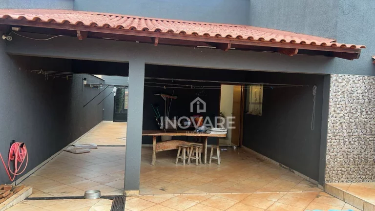 Imagem Casa com 3 dormitórios à venda, 220 m² por R$ 700.000,00 - Jardim Nova Itumbiara - Itumbiara/GO