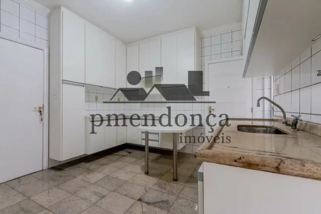 Imagem Apartamento com 155m² na Rua Baronesa de Itu, pronto para morar!