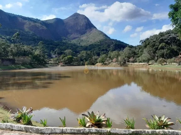 Imagem Casa em Condomínio para Venda em Teresópolis / RJ no bairro Colônia Alpina