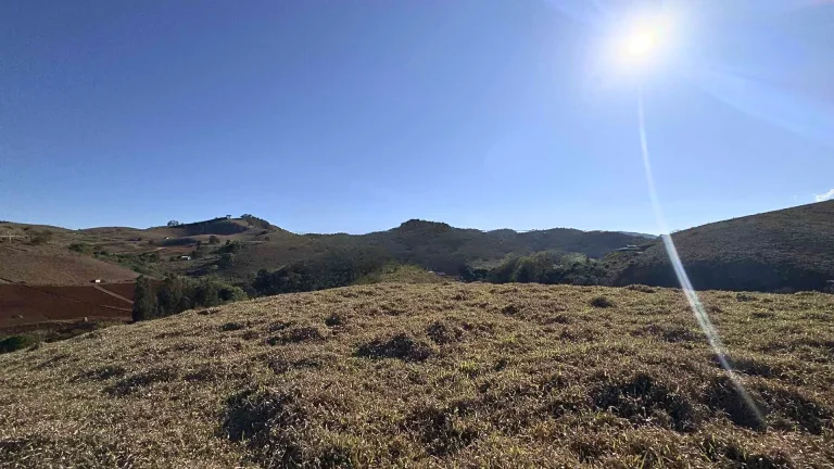 Imagem Domínio de Vista e Eficiência em Santo Antônio do Pinhal: 72.000 m² com Vista para a Pedra do Baú