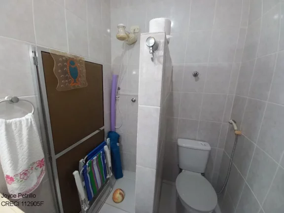 Imagem Casa com 4 Dormitórios e Piscina à Venda em Bairro Residencial de Peruíbe