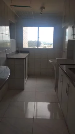 Apartamento ótima Localização com 03 dormitórios sendo um suíte, 02 com armários embutidos, sa...