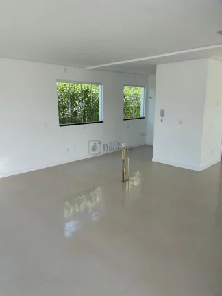 Imagem Casa com 3 dormitórios à venda em condomínio fechado em Balneário Camboriú/SC