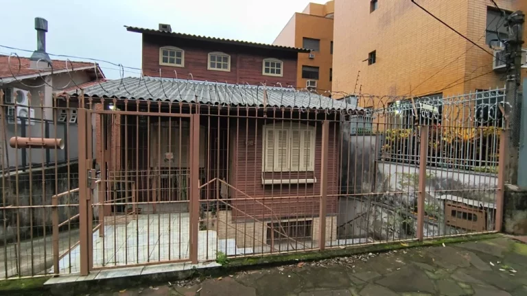 Imagem Terreno à venda em Porto Alegre, Petrópolis, 327m2