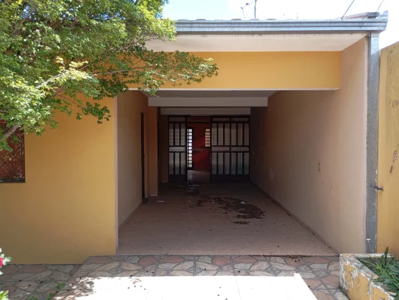 Imagem CASA com 3 dormitórios à venda com 360m² por R$ 750.000,00 no bairro Capão da Imbuia - CURITIBA / PR