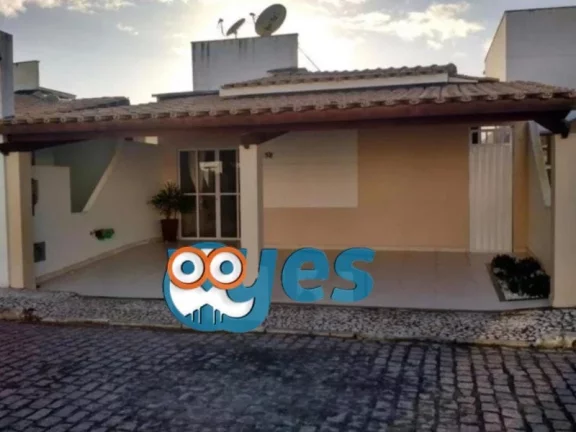 Casa 2 quartos com suíte em Condomínio