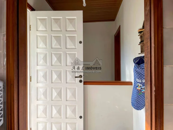 Imagem Casa à venda em Campos do Jordão – Com 4 dormitórios e linda vista