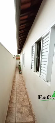 Imagem Casa para Venda em Araras, Vila Europa, 3 dormitórios, 2 banheiros, 3 vagas