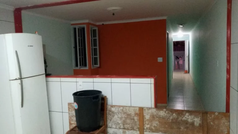 Imagem SOBRADO PADRÃO COM FRENTES PARA DUAS RUAS EM SANTO ANDRE, COM 3 DORMITÓRIOS E UM SALÃO COMERCIAL.