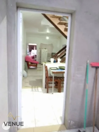 Imagem Sobrado com 2 dormitórios à venda, 90 m² por R$ 380.000,00 - Massaguaçu - Caraguatatuba/SP