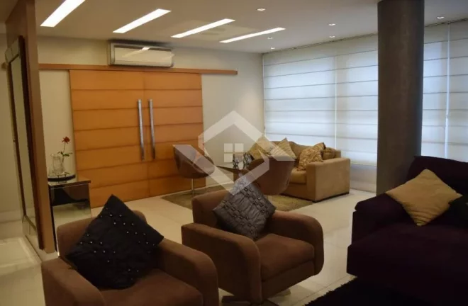 Imagem Apartamento de 7 Quartos para Venda em Copacabana com 350 m²
