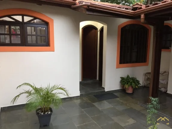 Imagem Linda Casa à venda com 330 m² com 04 Dormitórios em Embu-Guaçu/SP