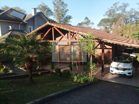 Tranquilidade para você, Casa Térrea com 3 quartos, piscina, 4 vagas , Edícula