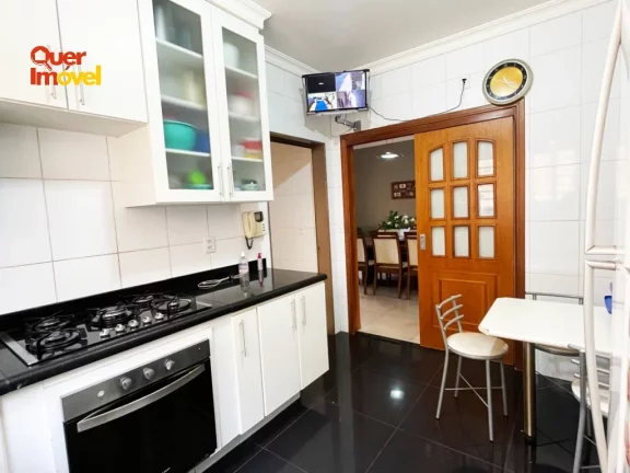 Imagem Casa à Venda no Jardim Anhangüera, Ribeirão Preto-SP: 3 Quartos, 1 Suíte, 1 Sala, 4 Banheiros, 6 Vagas de Garagem, 380m²!