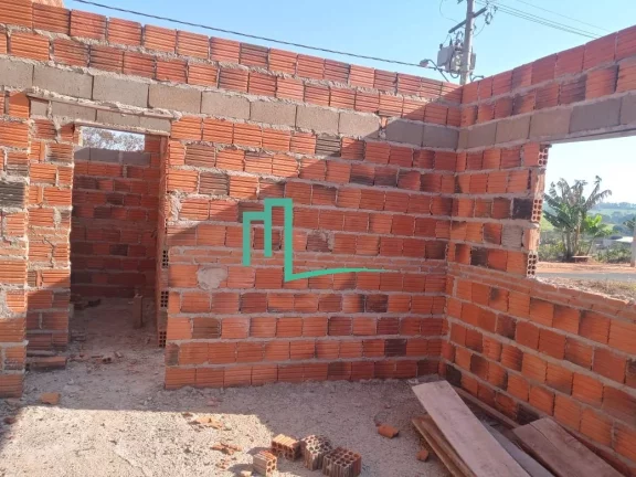 Imagem VENDE-SE TERRENO DE ESQUINA COM CONSTRUÇÃO INICIADA EM PATROCINIO PAULISTA - SP