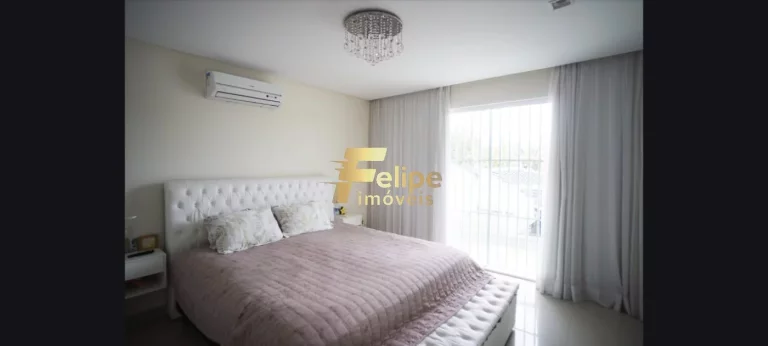 Imagem BELÍSSIMA CASA COM 3 PAVIMENTOS, COM EXCELENTE ÁREA DE LAZER COM CHURRASQUEIRA E PISCINA, LOCALIZADA NO BAIRRO SÃO JUDAS TADEU, EM GUARAPARI/ES!