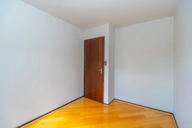 Imagem Apartamento de 3 quartos no bairro Água Verde