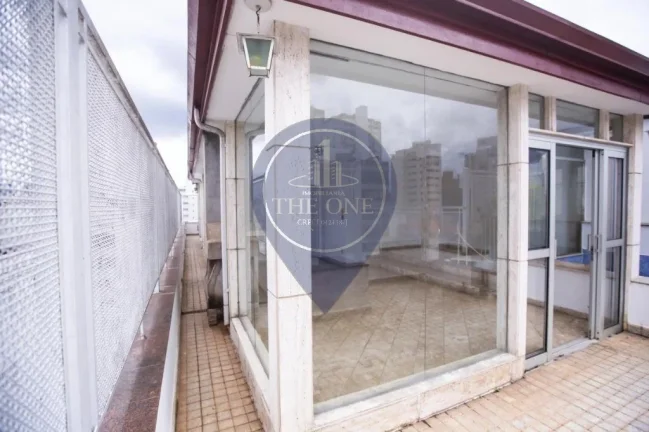Imagem Cobertura de alto padrão no Real Parque: 4 quartos, 1 suíte, 2 salas, 2 banheiros, 2 vagas, 250m² de área. Venha conhecer!