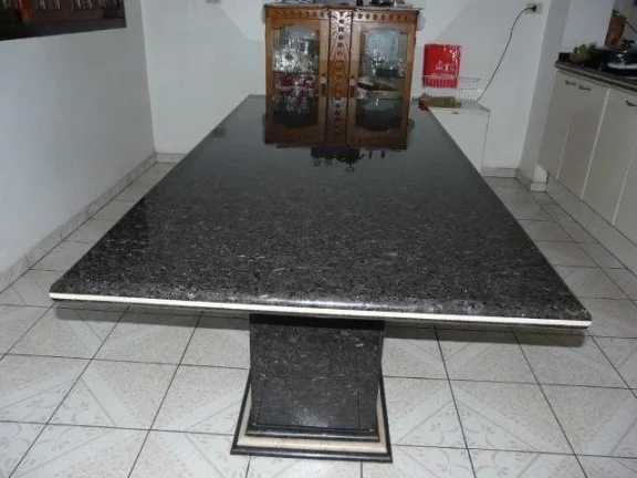 Imagem ???? Sobrado Amplo com Estilo Clássico - 4 Quartos, Suíte com Banheira e Muito Espaço!