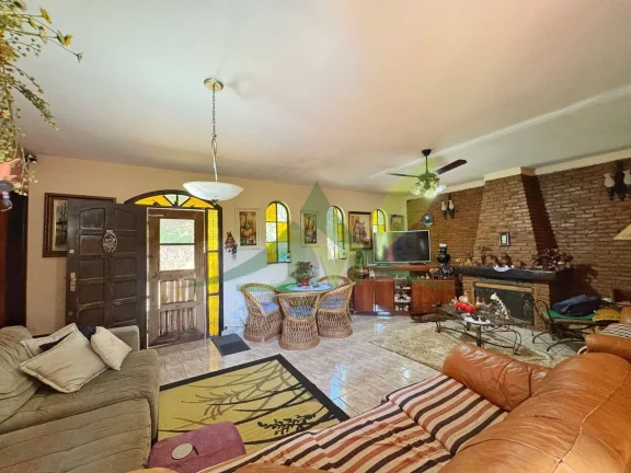 Imagem Chácara à Venda em Atibaia – 4.560 m² com Piscina, Lago, e Área de Lazer Co