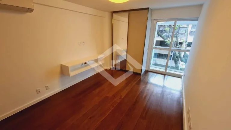 Imagem Apartamento Duplex Leblon 195m² – 3 Quartos, 2 Suítes, Quadra da Praia
