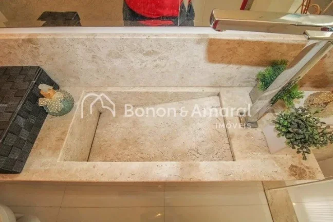 Imagem Campinas, próxima ao Alphaville. Com 340m² de área construída, esta casa oferece uma combinaçã...