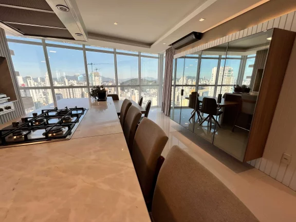 Imagem Apartamento com 4 suítes e 3 vagas de garagem em Balneário Camboriú/SC