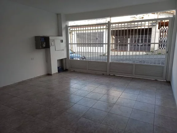 Imagem Sobrado Ótima Localização 125 m2 5 Dormitórios e 2 Vagas de Gargens
