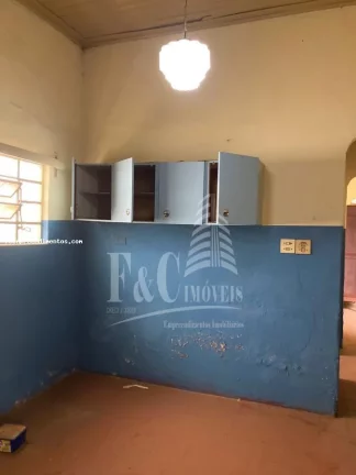 Imagem Casa para Venda em Iracemápolis, Centro, 3 dormitórios, 1 banheiro, 1 vaga