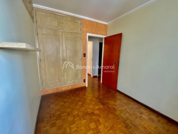 Imagem Amplo apartamento no Cambuí, próximo ao Centro de Campinas, com 118m².
Com 3 quartos + 1, sendo 1...
