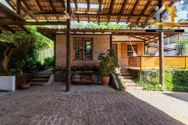 Imagem Casa à venda no condomínio Jardim Colibri na Granja Viana - Batelli Imóveis