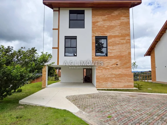 Imagem Casa em Campos do Jordão | 4 Suítes, Porteira Fechada e Vista para o Vale